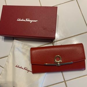 Salvatore Ferragamo Icona Continental Wallet